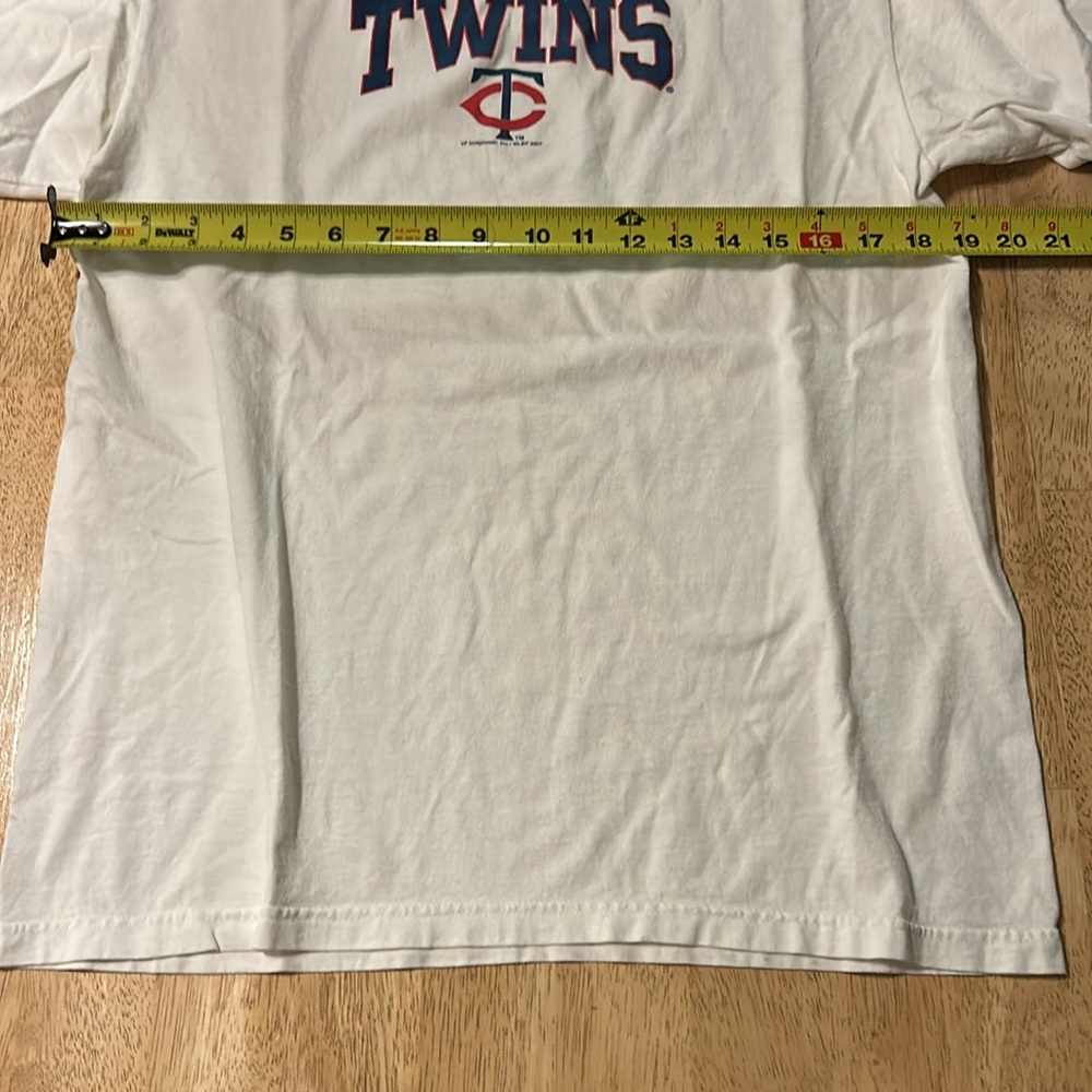 Twins tee - Picture 5 of 7